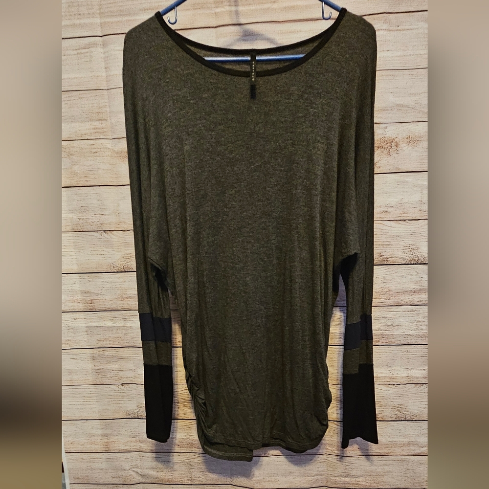 Pastel brand XL Dolman top. Grey. Long sleeves with navy & black color bands